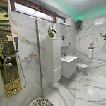 Garsonierǎ la curte si ciubǎr extracost * Cluj-Napoca