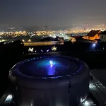 Garsonierǎ la curte si ciubǎr extracost