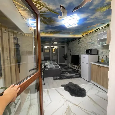 Garsonierǎ La Curte Si Ciubǎr Extracost Apartamento