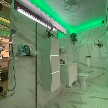 Garsoniera La Curte Si Ciubar Extracost Διαμέρισμα *