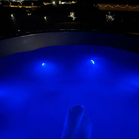 Апартаменты Panoramic Villa With Hydro & Hot Tube *