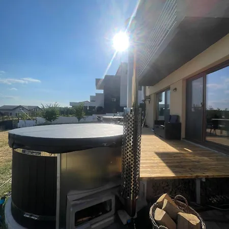 Garsonierǎ La Curte Si Ciubǎr Extracost Apartamento