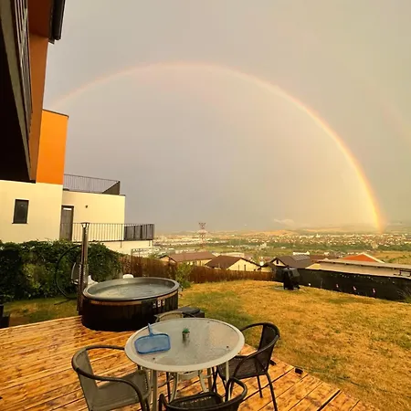 Garsoniera La Curte Si Ciubar Extracost Διαμέρισμα