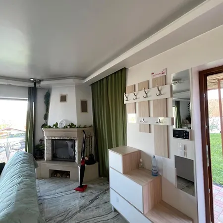 Garsoniera La Curte Cu Ciubar Extracost Daire *