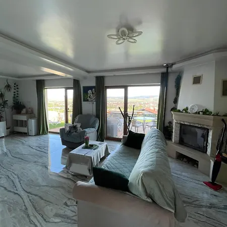 Daire Garsoniera La Curte Cu Ciubar Extracost Kaloşvar