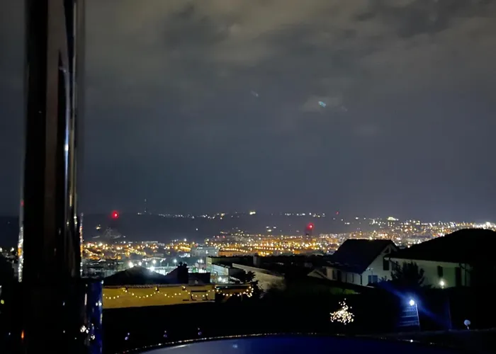 Garsonierǎ La Curte Cu Ciubǎr *